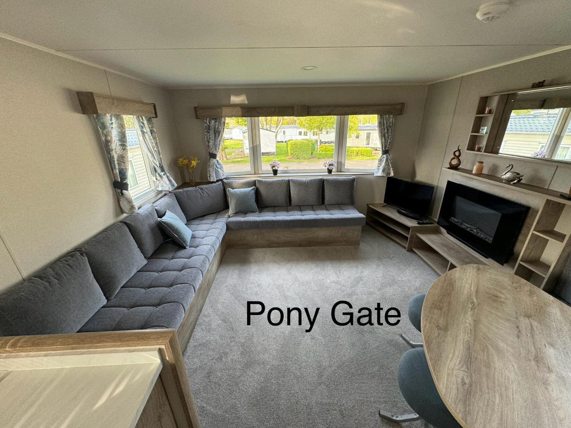Pony Gate Caravan On Haggerstone Castle West Lawn Berwick Upon Tweed Екстериор снимка